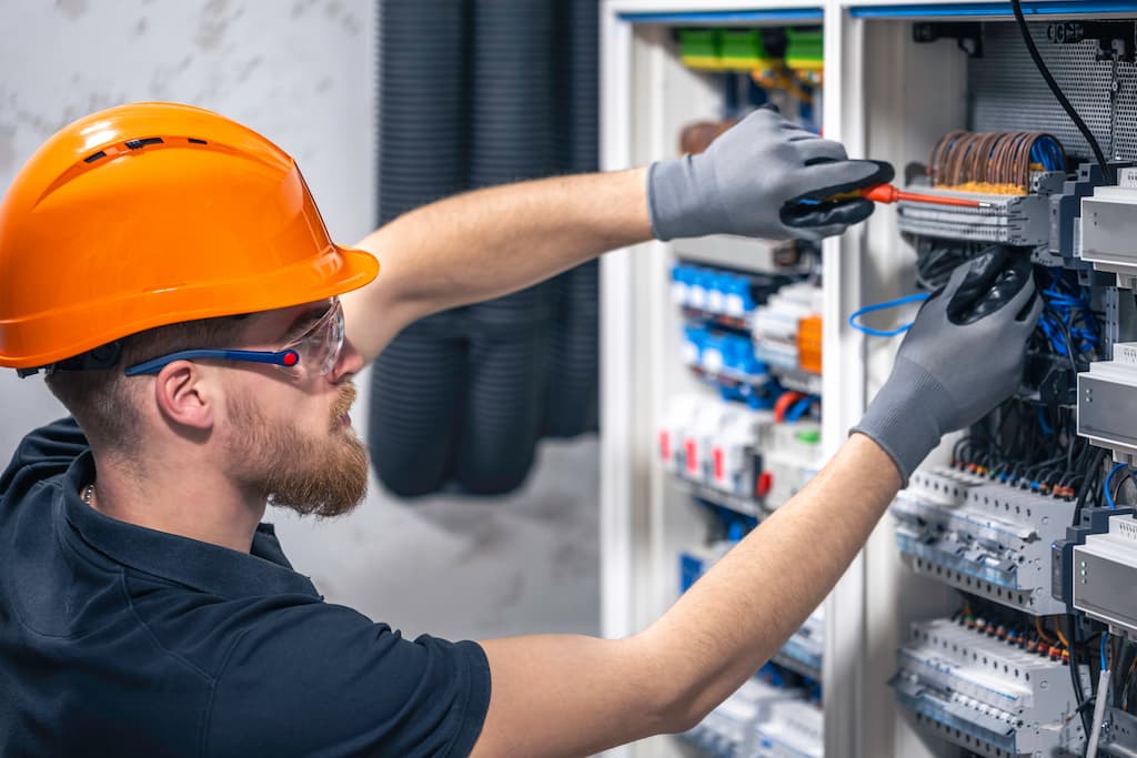 qué es un mantenimiento eléctrico